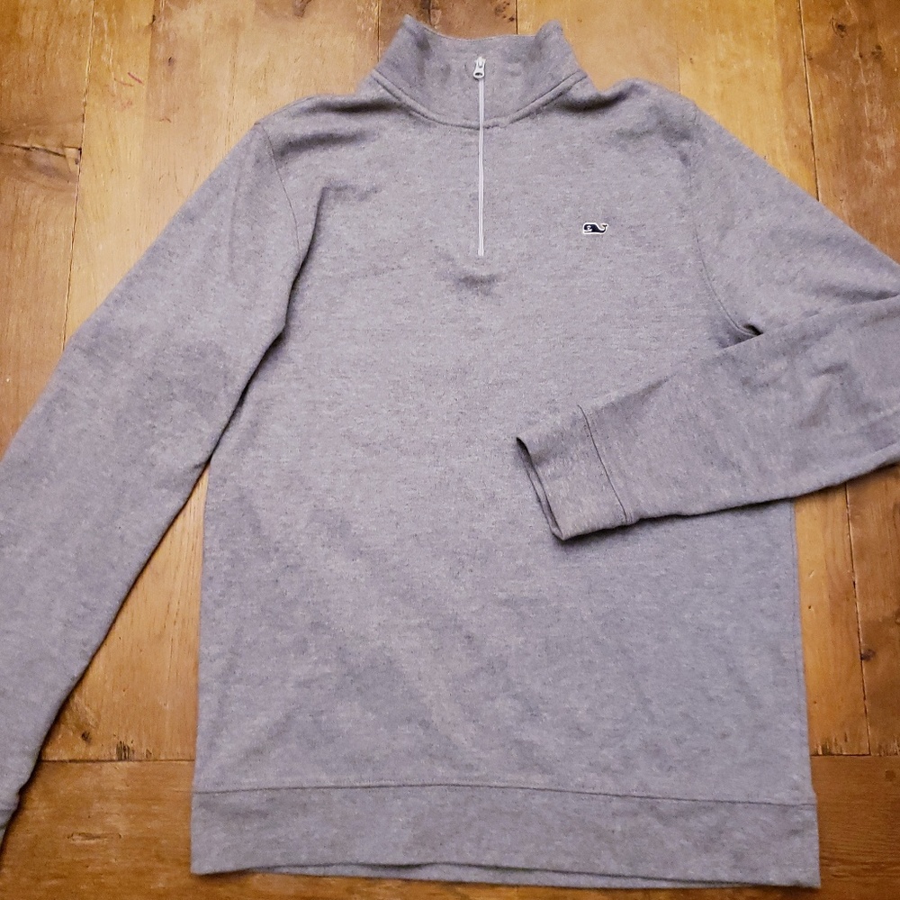 👑 Vineyard Vines pullover can fit woman small
